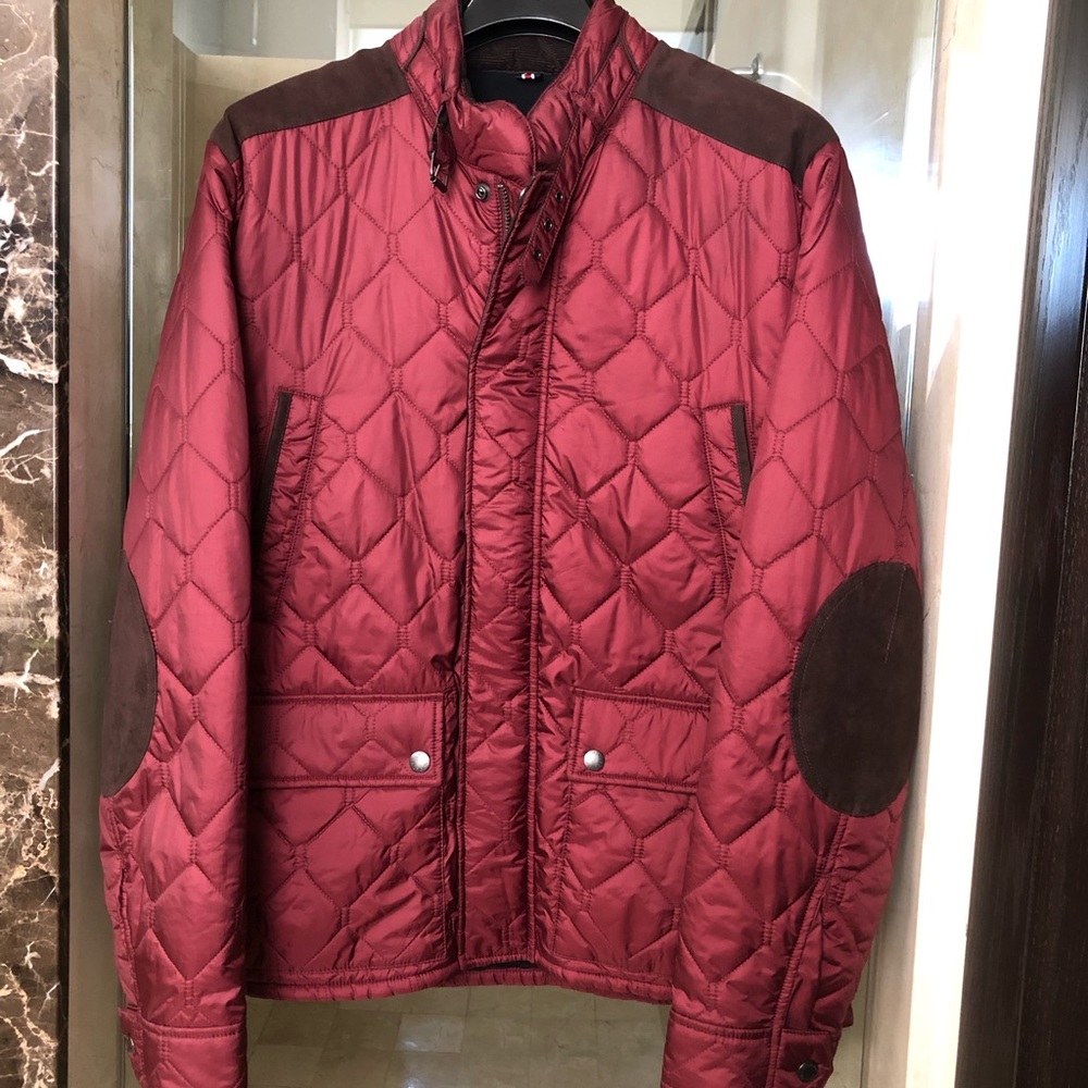 Authentic Tommy Hillfiger men’s jacket.